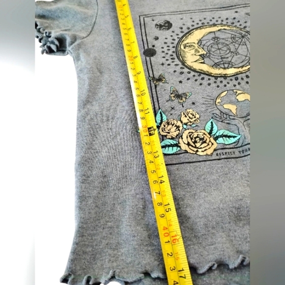 Social Culture | Celestial Druid Boho Gray Short Sleeve Cropped T  | Size XS - Picture 9 of 10